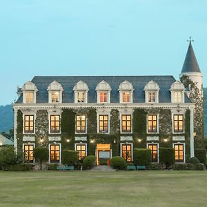 Chateau De Khaoyai Hotel & Resort